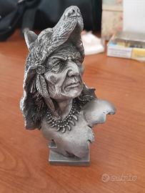 Statuina busto indiano pellerossa