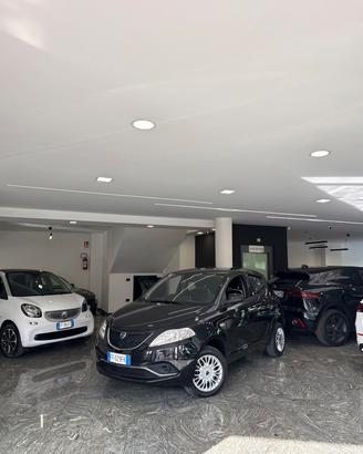 Lancia Ypsilon 0.9 TwinAir 85 CV 5 porte Metano Ec