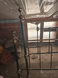 Letto in ferro battuto ottone anticato 