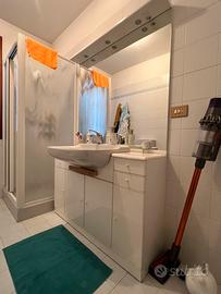 Mobile Bagno- piano in marmo/specchio/lavabo/luci