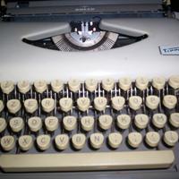 Macchina da scrivere Adler portatile