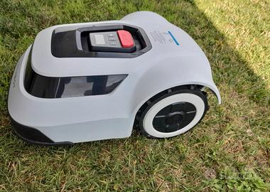 Robot tagliaerba