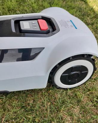 Robot tagliaerba