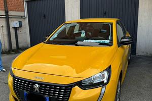 Peugeot 208  2023.  22.347 KM. Unico proprietario