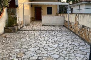 Semi-indipendente con spazio esterno