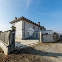 CASA SEMINDIPENDENTE A FRASSINETO PO