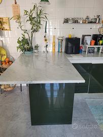 cucina con marmo di carrara