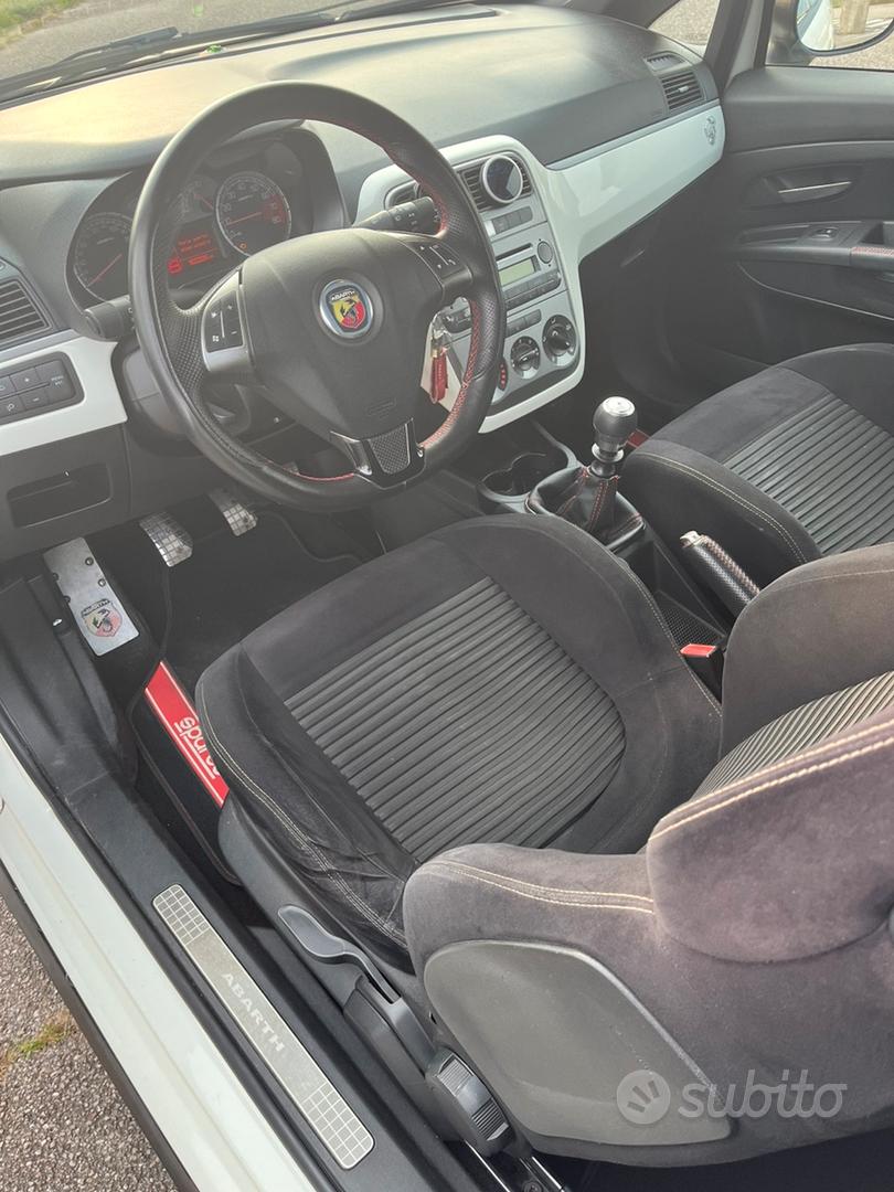 Abarth Grande Punto 2010 photo 5