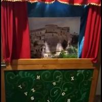 Teatrino per marionette sia per piccoli e grandi