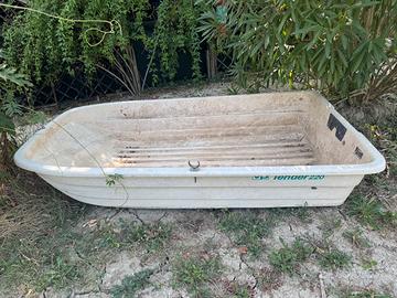 Barca in vetroresina da lago