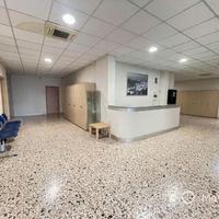 Stanze arredate in coworking, in centro uffici