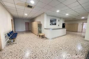 Stanze arredate in coworking, in centro uffici