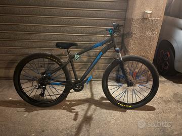 Rockrider ST120 Wheelie