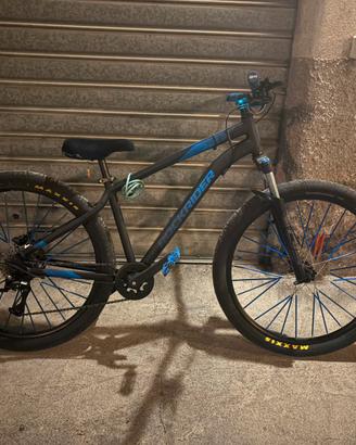 Rockrider ST120 Wheelie