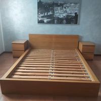 Letto matrimoniale + comodini