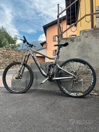 Mountain bike Giant trance X2 2010