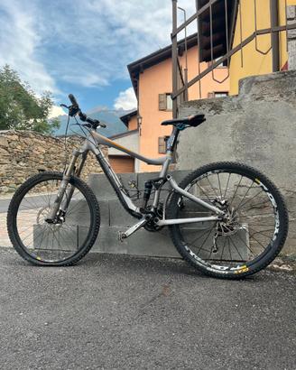 Mountain bike Giant trance X2 2010
