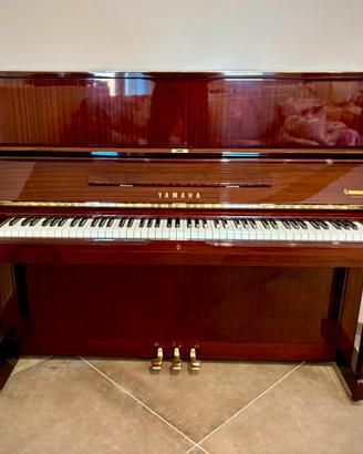 Pianoforte Yamaha U1 revisionato con trasporto