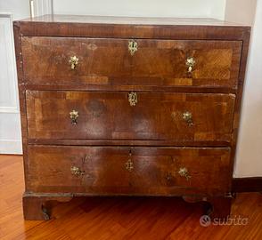 Comò antico inglese