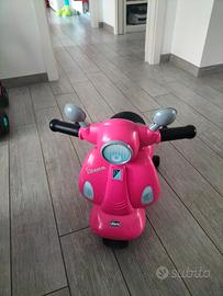 vespa primavera rosa Chicco