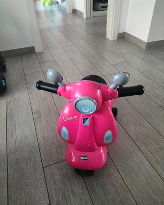 vespa primavera rosa Chicco