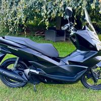 HONDA PCX 125 2014 PERFETTE CONDIZIONI TAGLiANDATO