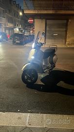 Vespa Gts 125