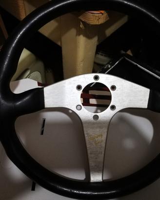 volante momo racing