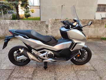 Honda Forza 750