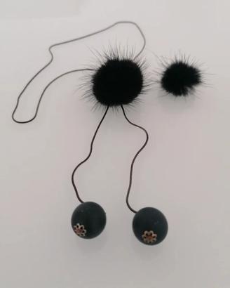 Collana e anello con pelliccia 