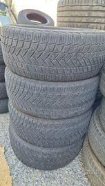 4 Pneumatici 245/45 R19 Michelin X - Ice Snow