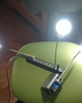 Lotto composto da luci USB e un hub