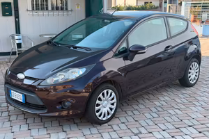 Ford Fiesta 1.4 TDCi 68CV 3 porte Titanium