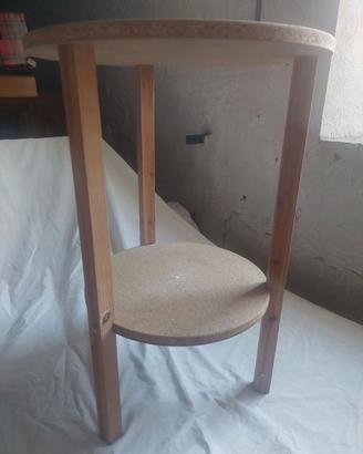 Table habille' rotondo in legno grezzo
