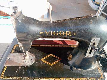 Macchina per cucire d'epoca 