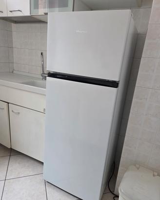 Frigorifero Hisense Doppia Porta - 144x55x55 cm - 