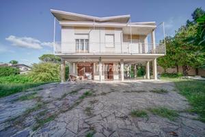 CASTELLETTO SOPRA TICINO - VILLA INDIPENDENTE CON