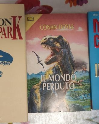 tre volumi sul tema dei dinosauri