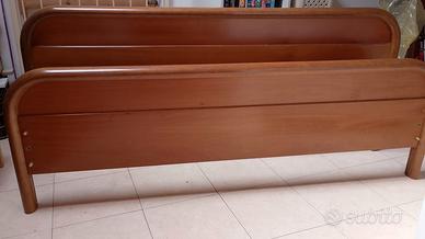 letto matrimoniale in noce con comodine