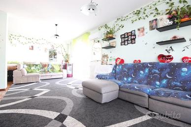 Attico con garage in zona Pineta