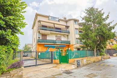 4 LOCALI A ALBANO LAZIALE