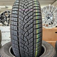 215 55 R 16 93H Goodyear ultragrip Perfo GEN 1 CRT