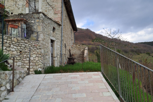 Immobile ristrutturato esternamente