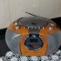 Radio con CD perfettamente funzionante 