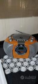 Radio con CD perfettamente funzionante 