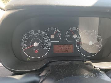 auto con motore rigenerato vista e piaciuta