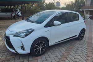 Toyota Yaris Hybrid 
