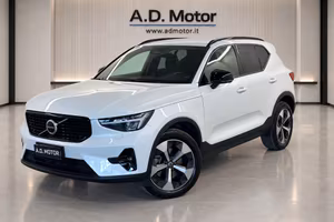 Volvo XC40 2.0 b3 Ultimate Dark auto