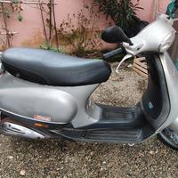 Vespa ET2 