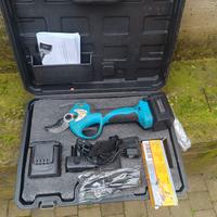forbice a batteria con asta telescopica 